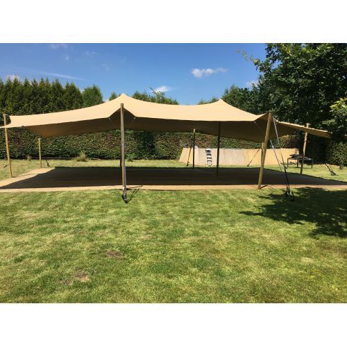 Stretchtent 7,5x10 meter zandkleurig inclusief op en afbouw